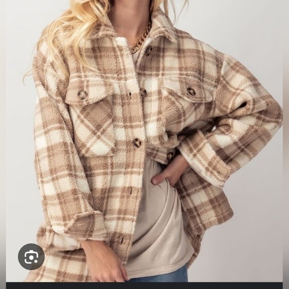Love Tree Cream and Tan Plaid Teddy Jacket EUC Size Large PTP 24 - Picture 3 of 6